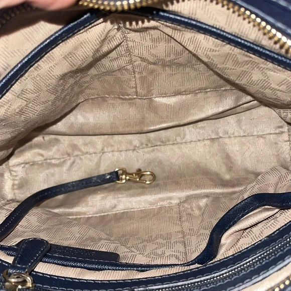 🫐Micheal Micheal Kors Crossbody and Wallet🫐 - Picture 13 of 14